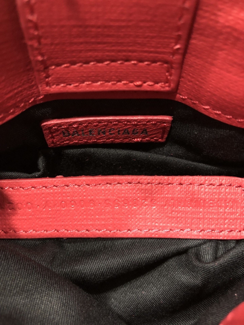 Ba1en*iaga shopping bags